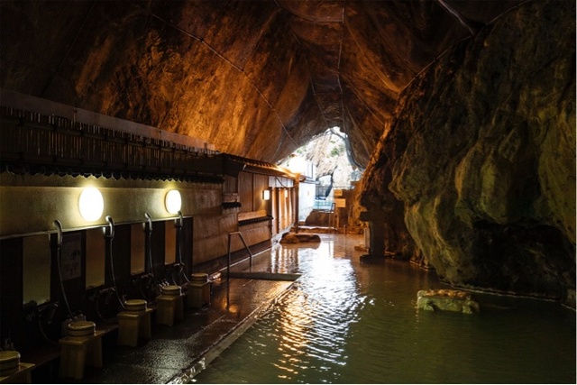 奥に行くと海が見えてくる