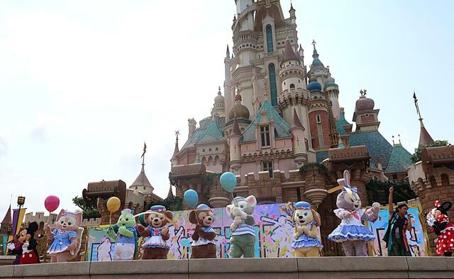 キャッスルショー「ディズニー・フレンズ・ライブ：キャッスル・パーティー！Disney Friends Live: Party at the Castle!」