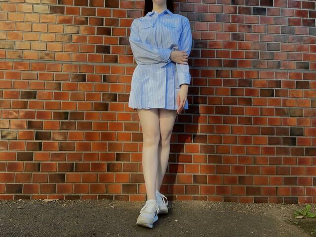 ハニーズのヒール（約）2cmのスニーカーを履いてみました。足の長さが全然違う…！