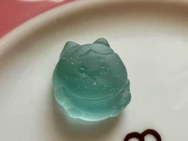 ハチワレはブルーのグミで、こちらもヨーグルト味