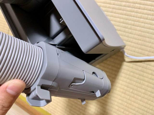 【アイリスオーヤマ ふとん乾燥機 カラリエ デザインタイプ】ノズルの出し入れも簡単