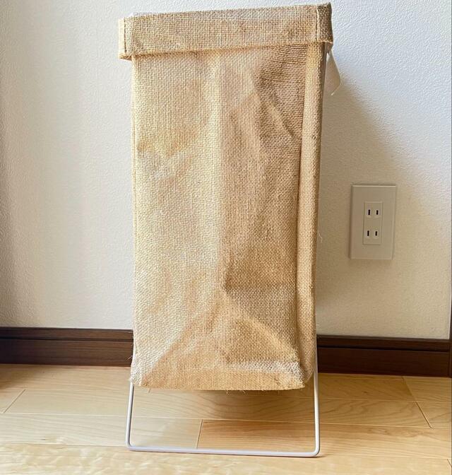 【3COINS　ジュートスリムランドリー収納】幅がスリムなので場所を取りにくい