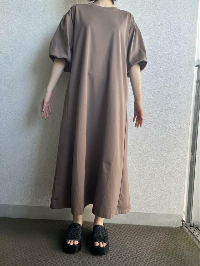 【ワークマン レディースドライサイドポケットバルーンスリーブワンピース】身長158cm・Mサイズ着用。くるぶしの少し上くらいの丈感です