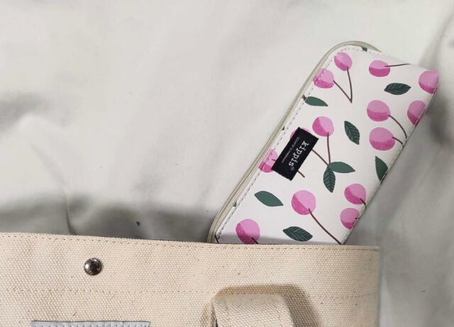 小さめのバッグへもラクラク入ります