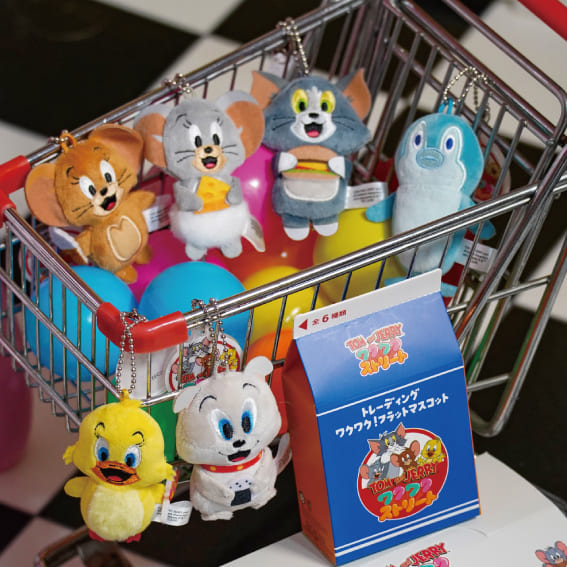 【トムとジェリー「TOM and JERRYワクワクストリートin東京」】フラットマスコット 各1,650円(ブラインド商品のため柄は選べません)