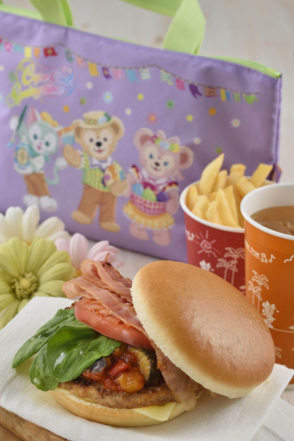 スペシャルセット、スーベニアランチケース付き／東京ディズニーシー「ダッフィーのイースター・フェア」©Disney