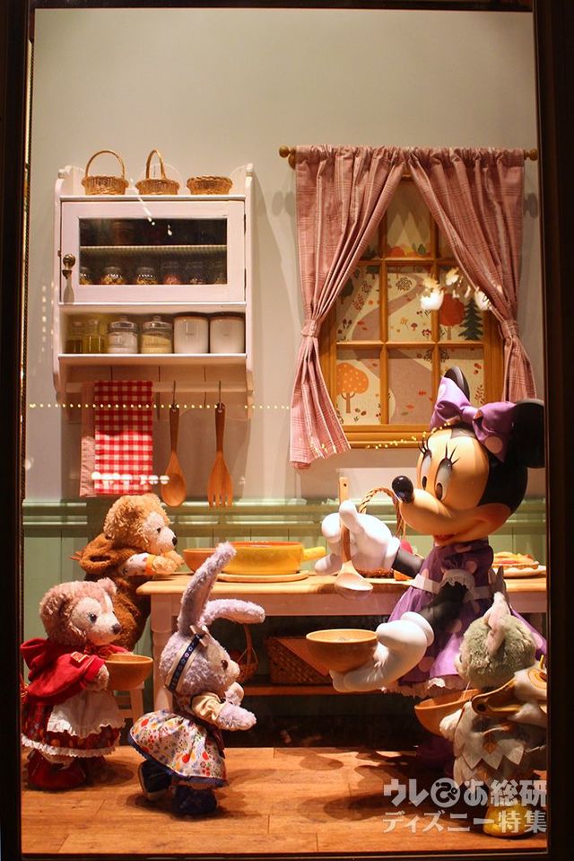 「マクダックス・デパートメントストア」ウィンドウ