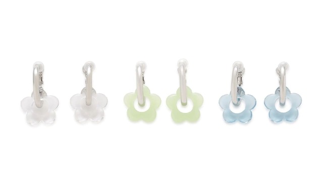 【LILY BROWN×MARY QUANT】デイジークリアネックレス　￥3,960 / CLA, LBLU, GRN