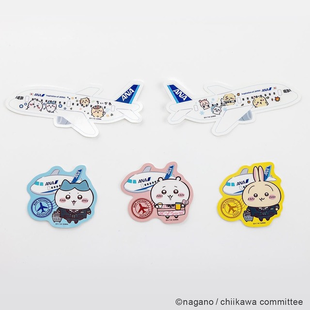【ちいかわ×ANA】<ちいかわ×ANA>ステッカー 各400円(税別)/全5種(ちいかわ、ハチワレ、うさぎ、ちいかわジェット左側、ちいかわジェット右側)