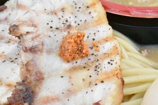 蟹粉末を乗せて食べるのがおススメだそう