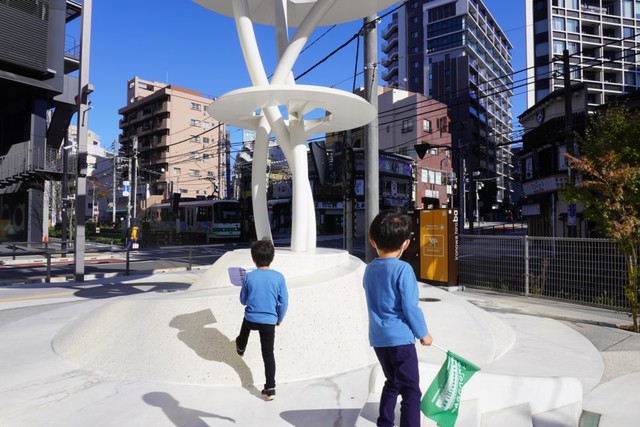 【OMO5東京大塚 by 星野リゾート】今年3月にリニューアルした大塚駅前はオブジェなども飾られ明るい雰囲気