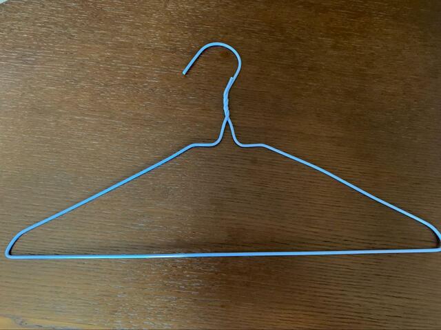 ダイソーのすべり止め液を使って検証：ハンガー