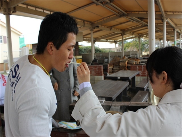  味見をさせてあげる