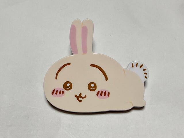 【ピタコット　ちいかわ】へちゃっと寝そべっているうさぎ。しっぽのふんわり具合がかわいいです…！