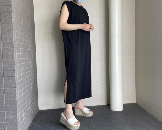 【しまむら ショルダータックロングOP】そのまま着ると少し寂しい印象