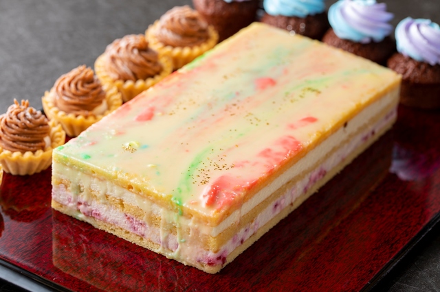 ホワイトチョコレートラズベリーケーキ