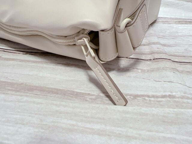 ファスナートップはバッグと同生地♪