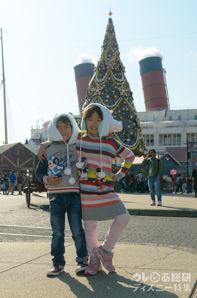 巨大クリスマスツリーの左手後方にある「ハドソンリバー・ハーベスト」