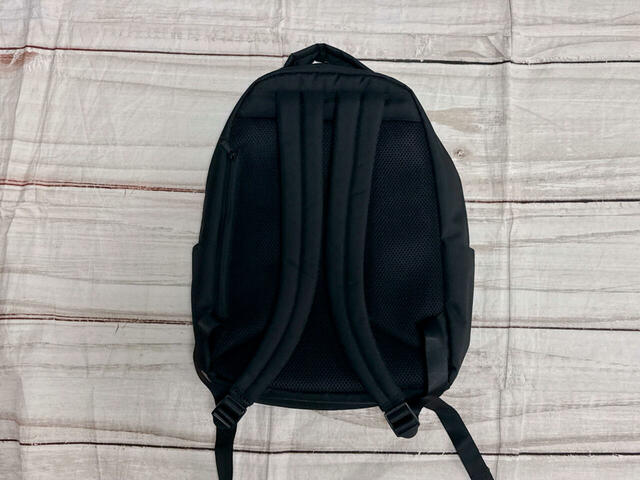 背面にも使いやすさにこだわったポイントが！