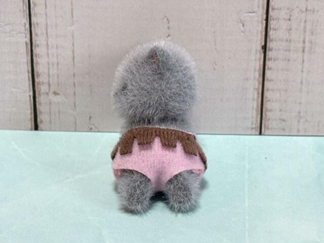 はいはいポーズの赤ちゃんの醍醐味はなんと言ってもこの後ろ姿！