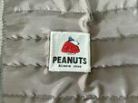 前面中央にスヌーピーの刺繍タグ付きのデザイン♪