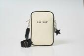 【BAYFLOWショルダーバッグ（アイボリー）】『BAYFLOW ペットボトルがタテに入る! LOGO SHOULDER BAG BOOK IVORY special package』