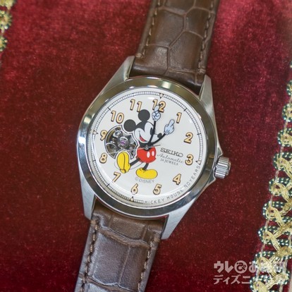 ディズニーリゾート　ミッキー マウス90周年腕時計