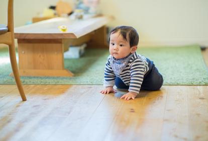 つかまり立ちを始めたら 子どもの頭を守るアイテム おすすめ5選 2 2 ハピママ