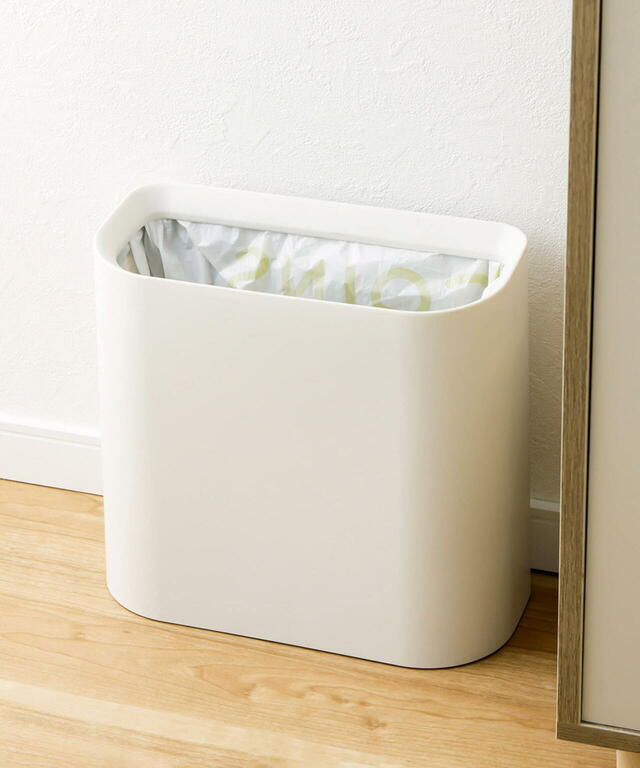 【3COINSのインテリアグッズ売れ筋ランキング 6位】「スクエアダストボックス」1,650円（税込）