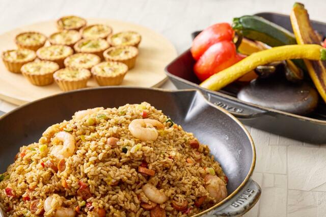 「カスタマイズが楽しい!STRINGS アメリカンサマーグルメフェア」<期間:7月5日(金)〜9月13日(金)>【アメリカンなブッフェで舌鼓!カスタマイズできる“ハンバーガー&ホットドッグ”や“プレミアムローストビーフ”が食べ放題!】