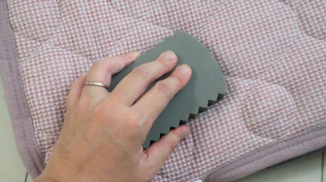 【ニトリ ペットの毛取りスポンジ(ケト～ル)】ペットがよく居る場所の表面をこすると…