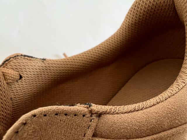 【GU ボリュームソールコートスニーカー】サイドもしっかり保護されています