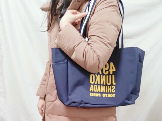 ショルダー部分に余裕があるので、コートの上からでも安心