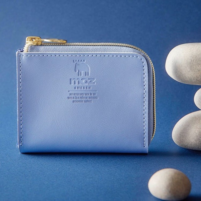 【『moz 整理上手な牛革コンパクト財布BOOK sky blue』（宝島社）】長く使える牛革製