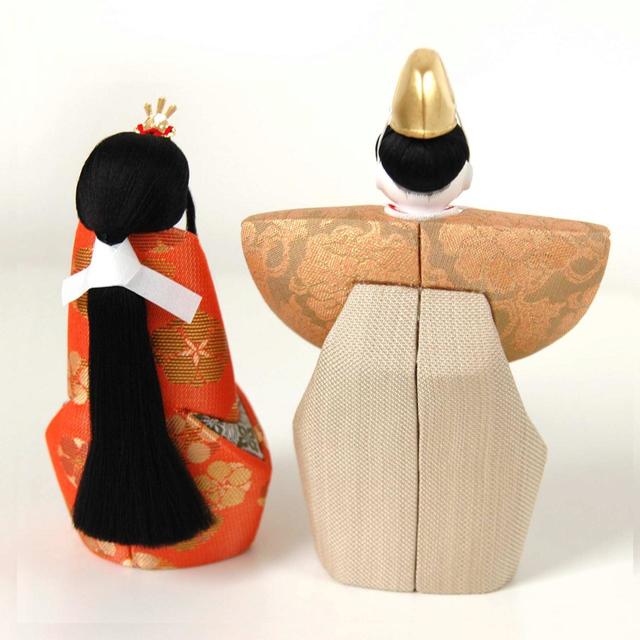 ここかしこの立ち雛　