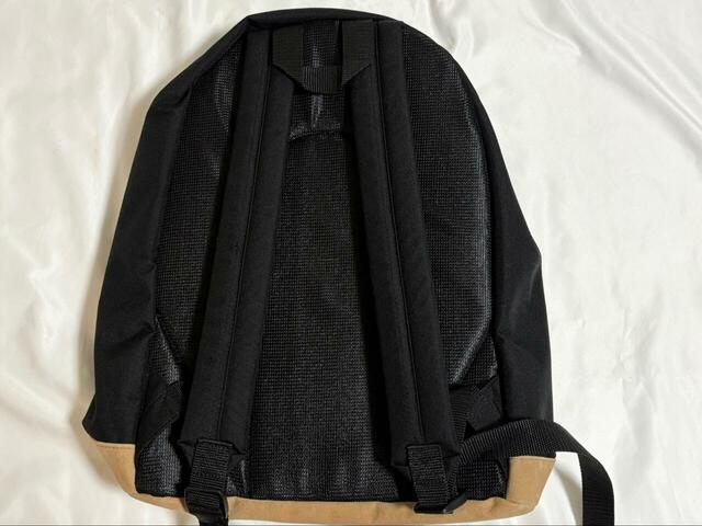 【OUTDOOR PRODUCTS クラシックデイパック】サイズは約タテ42×ヨコ32×マチ18cm。重さは約380gと軽めです◎