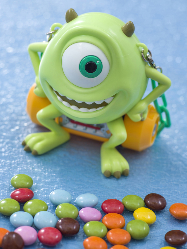 カラフルチョコレート、ミニスナックケース付き 800円｜ハドソンリバー・ハーベスト｜東京ディズニーシー「ピクサー・プレイタイム」スペシャルメニュー