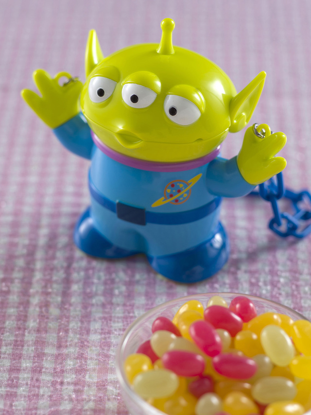 グミキャンディー、ミニスナックケース付き ¥850