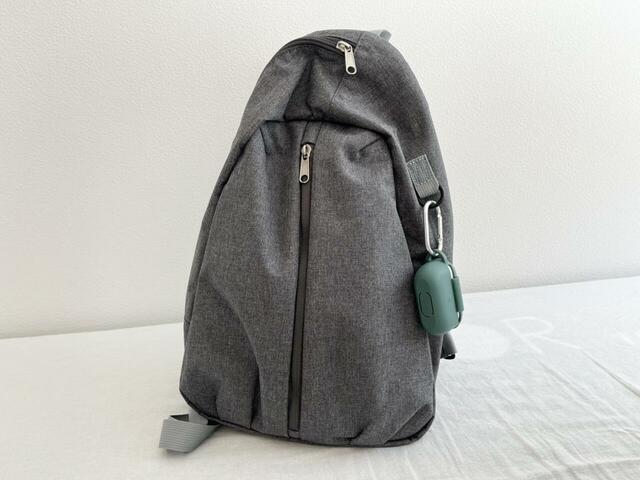 【ワークマン たためて自立する撥水クロスボディーショルダーバッグ】便利なDカン付き。ミニポーチなどを付ければ収納を増やせます