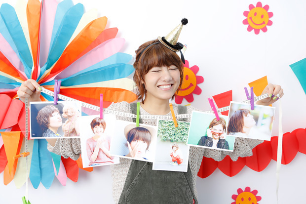 本人自ら、お気に入りのカットを選んでもらいました。「最近のだけじゃなくて、いろいろな写真があったほうがいいですよね」とバリエーション豊富に。