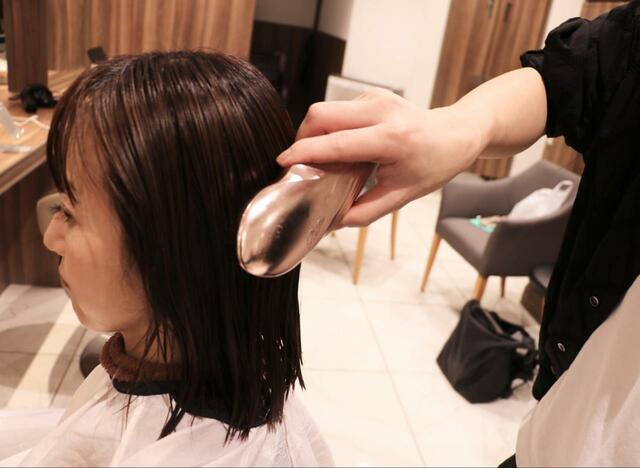【ヘアケア剤、ブラシの使い方】スキンケアで例えるとミストが美容液、ミルクが化粧水、オイルが乳液です