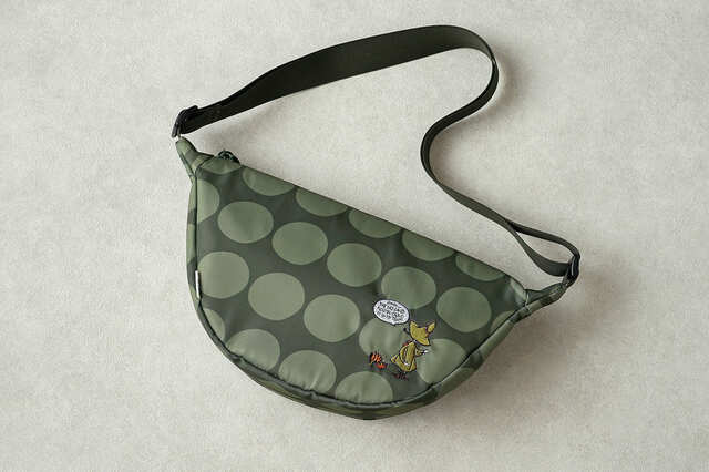 【ムーミン「スナフキンの三日月ショルダー」】「スナフキンの三日月ショルダー」カーキ　5,940円（税込み）