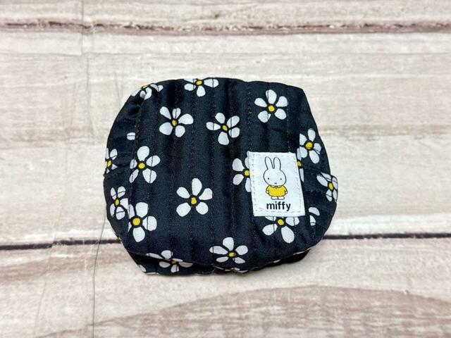 小サイズはブラックのお花柄！