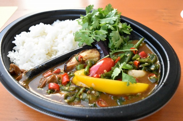 まかない牛すじカレー