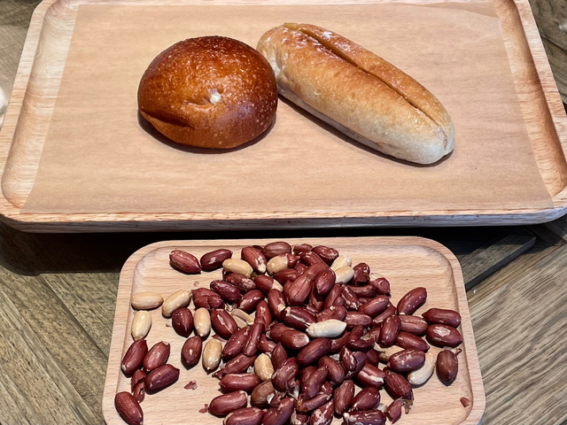 【BRILLAT-SAVARIN by TruffleBAKERY】「生搾りピーナッツクリームパン」も「ピーナッツミルクコッペパン」も千葉産のぽピーナッツを使用