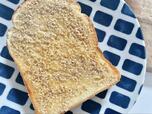 【セサミトースト】ゴマの香りとバターの風味が相性抜群
