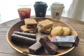 「セブンのコーヒー×お菓子」“神コンビ”決定! おすすめ組み合わせ