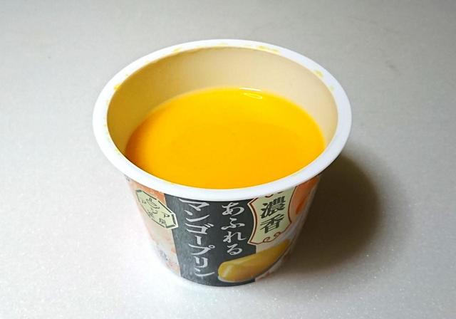 とろっとした舌触りも高級感たっぷり【雪印メグミルク　濃香あふれるマンゴープリン　140g×12個（1680g）　998円】