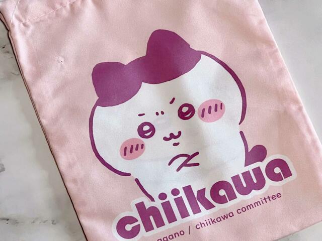 【100円ちいかわ雑貨】腕を組んでキリッとした表情のハチワレ。ますます応援したくなっちゃいますね♪