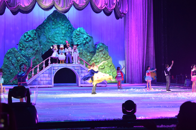 最後はオールキャストでご挨拶